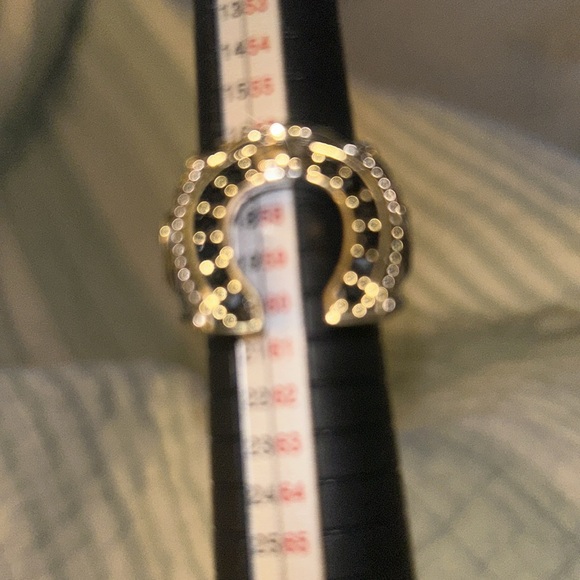 MENS HORSESHOE RING - Picture 11 of 13